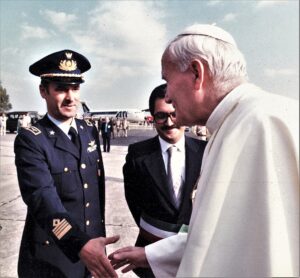 Pope John Paul II and Colonel Bruno Servadei, commander of the Decimomannu Air Base. Retrieved from Voci di Hangar.